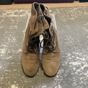 Sam Edelman beige suede boots